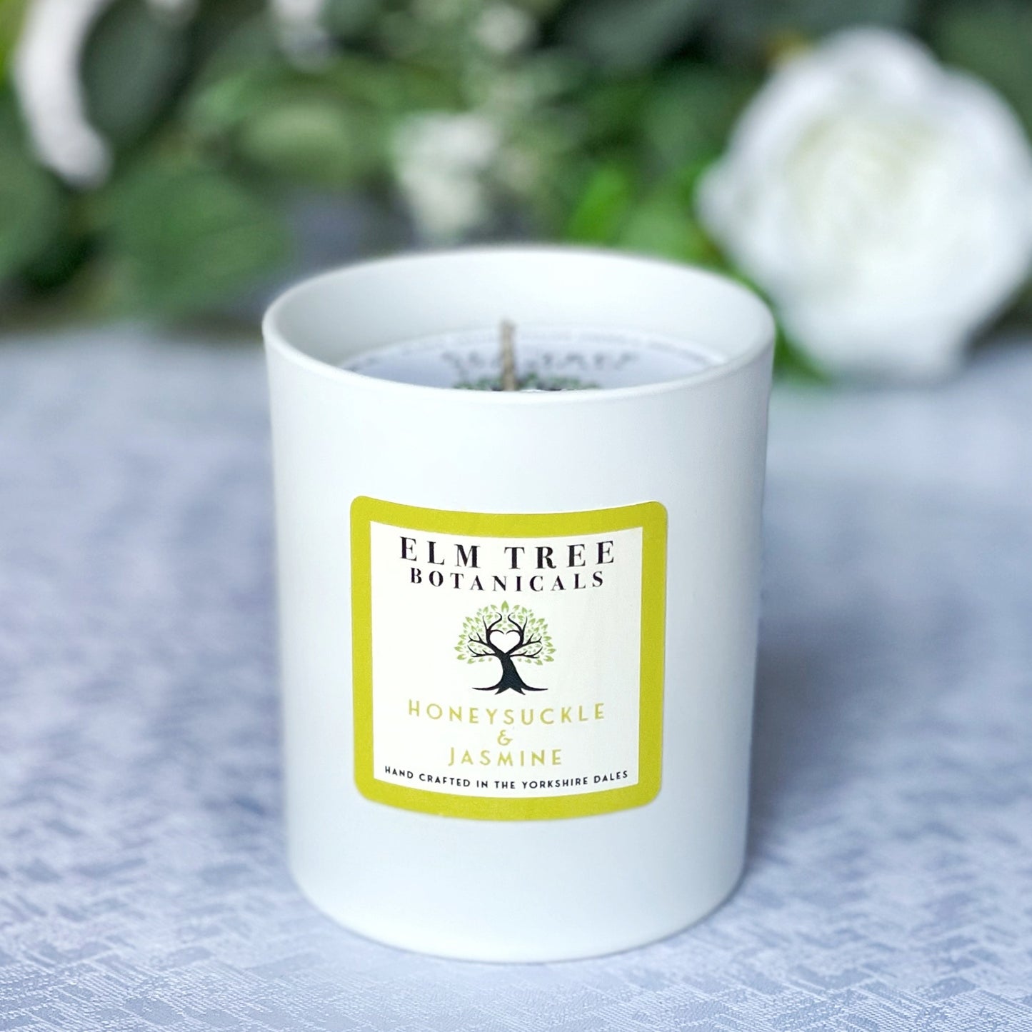 Honeysuckle & Jasmine Small Candle with seeded ust cover